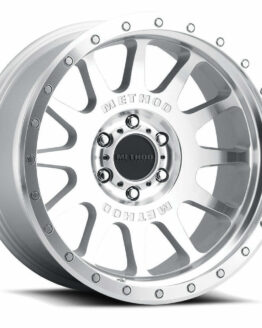 MR605 NV 20x10 -24mm Offset 8x6.5 121.3mm CB Machined/Clear Coat Wheel