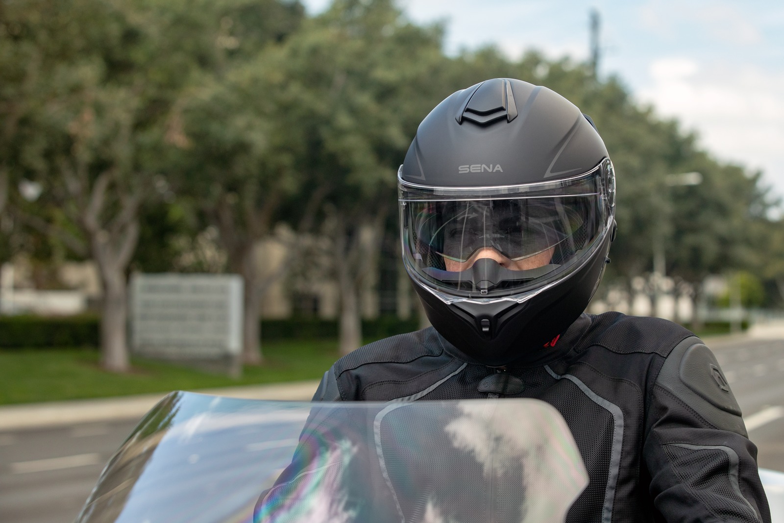 Sena Outrush R Bluetooth Helmet Matte Black XL - Image 3