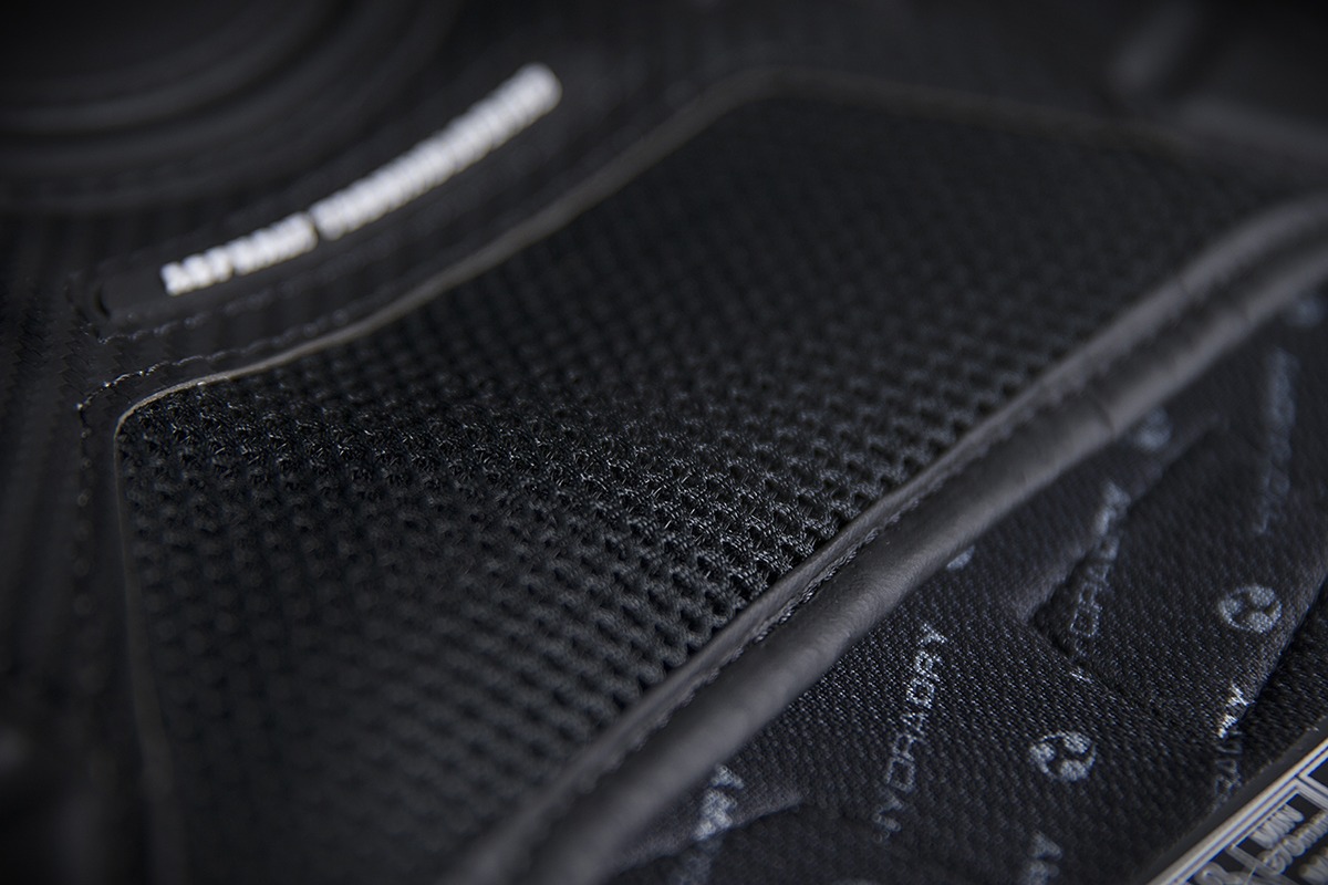 Stryker Field Armor Vest Black/Pink Large/X-Large - Image 16