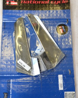 Dakota Windshield Chrome Lowers *Openbox*