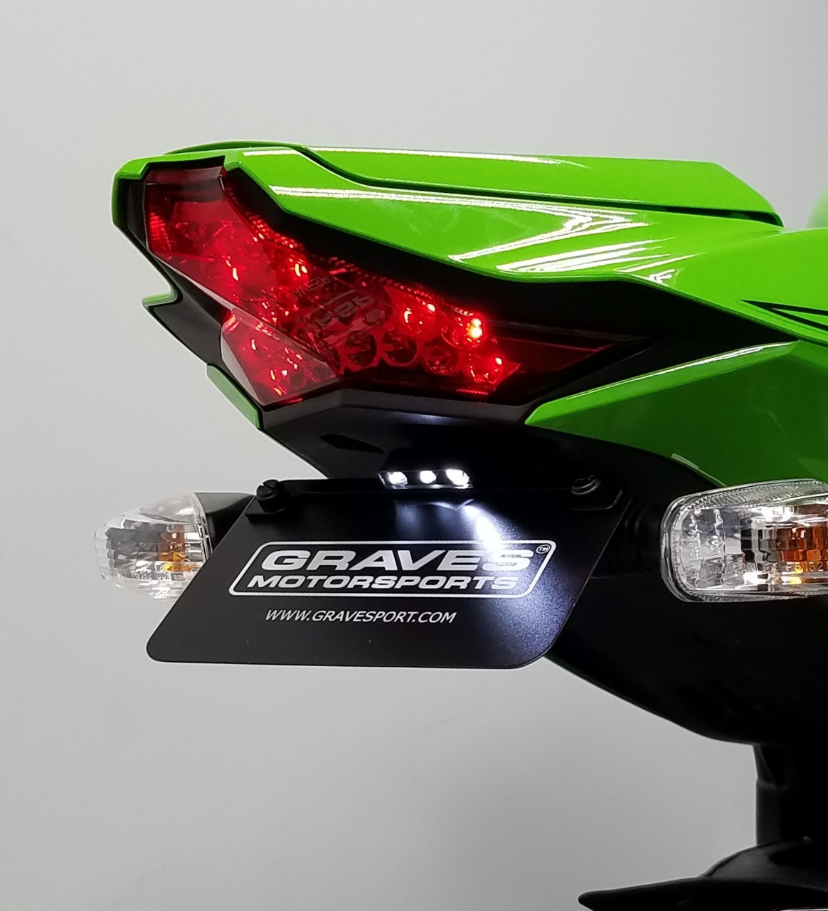 rnm-Graves-ZX10R-Fender-07_62851_1686949114_1280_1280.jpg rnm-Graves-ZX10R-Fender-07_62851_1686949114_1280_1280.jpg