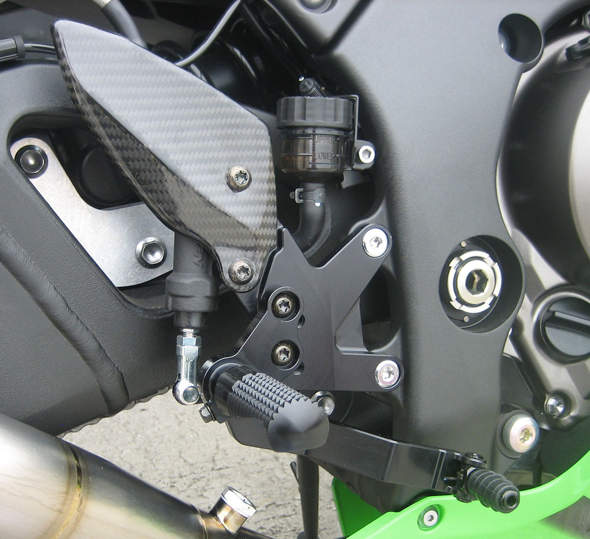 Graves Adjustable Rearsets w/ Carbon Fiber Heel Guard Fits ZX10R - Image 10